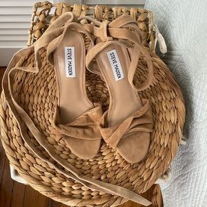 NWOT - Steve Madden suede tie heels